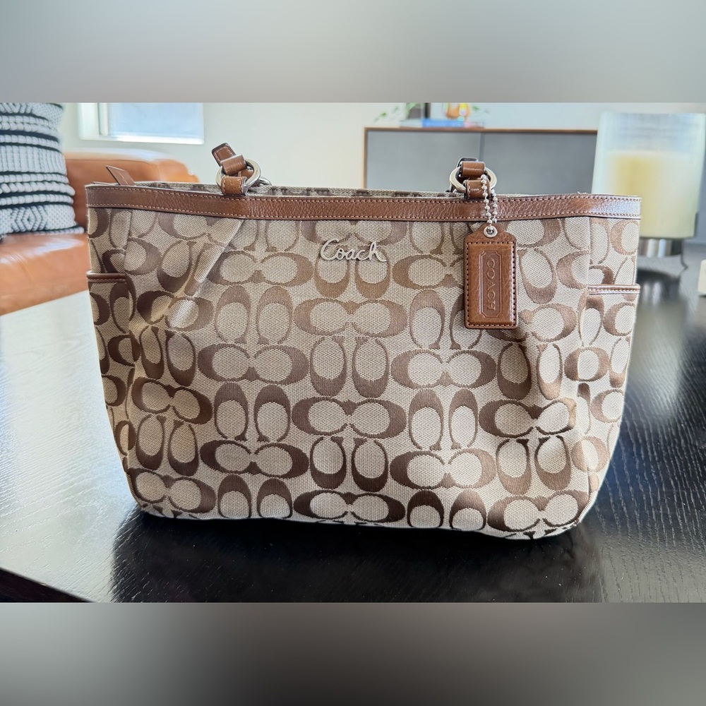 Coach Tan and Brown Signature Shoulder Bag - Picture 2 of 10